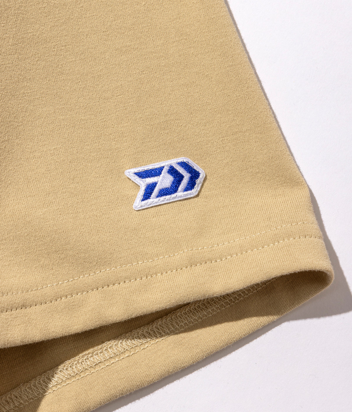 SHADE POCKET T-SHIRT