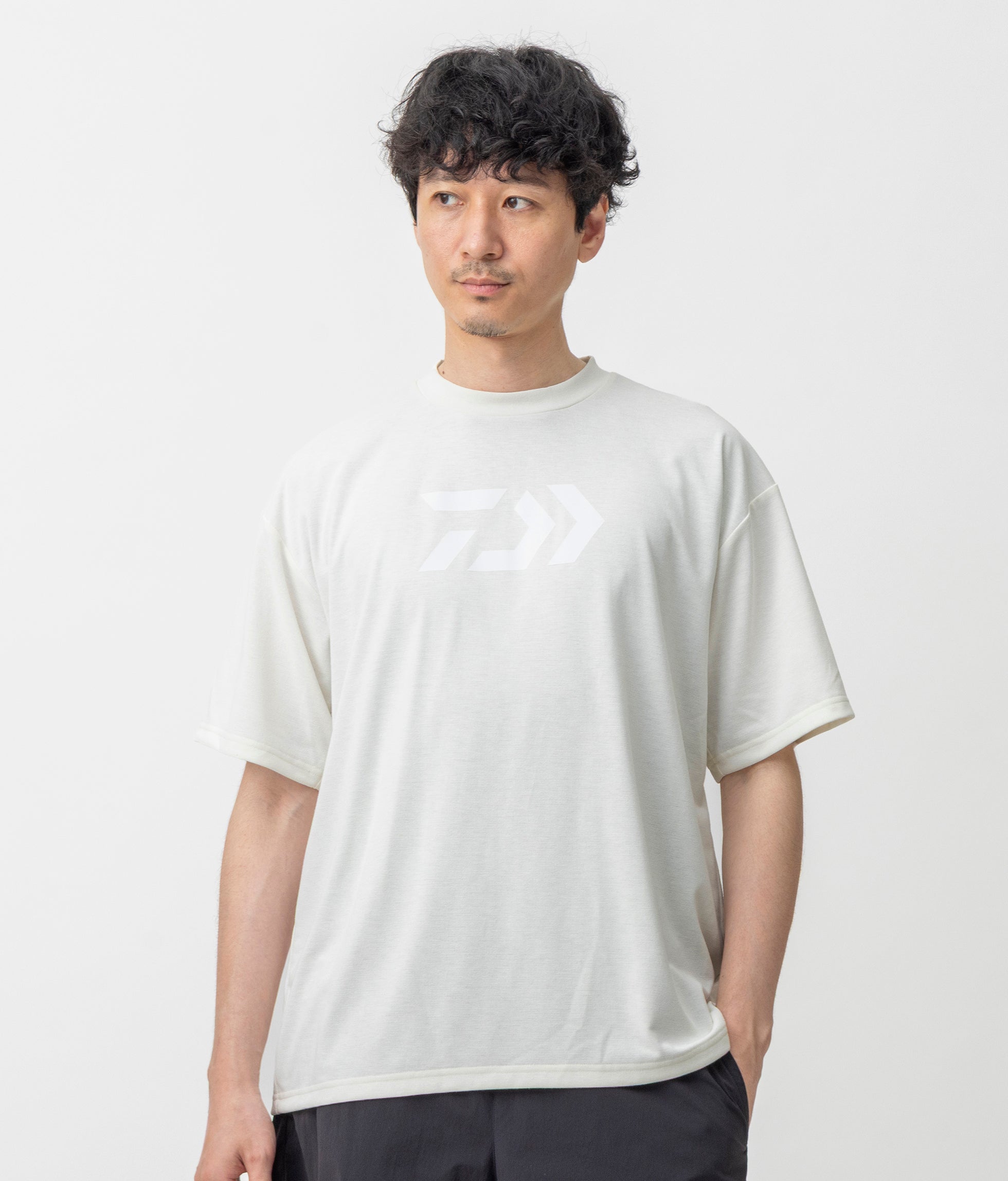 model:178㎝, B85, W70, H88 Lサイズ着用